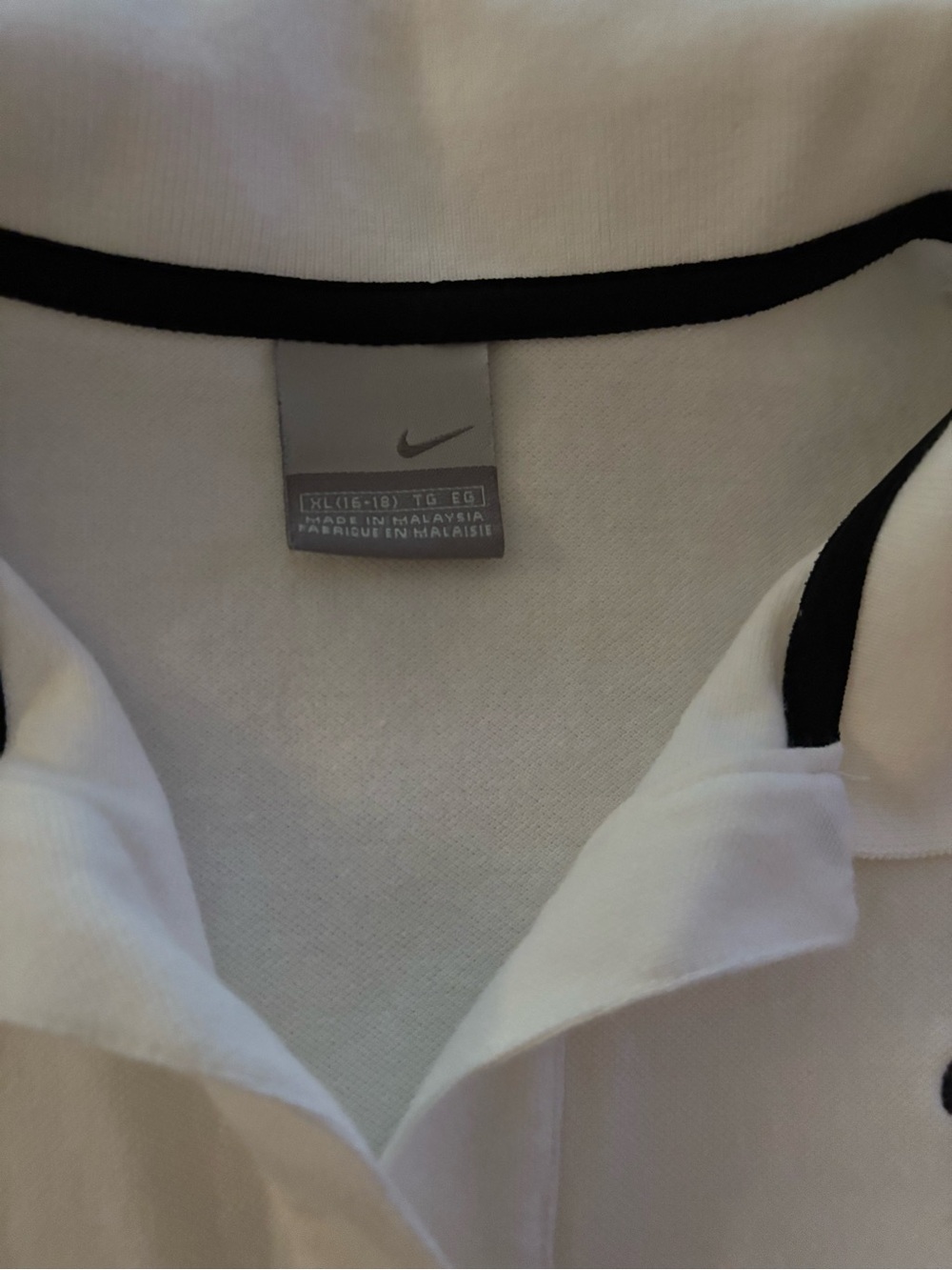 Vintage Nike Athletic Club Sportswear Collection White Mesh Black Piping Sz XL - Picture 4 of 7
